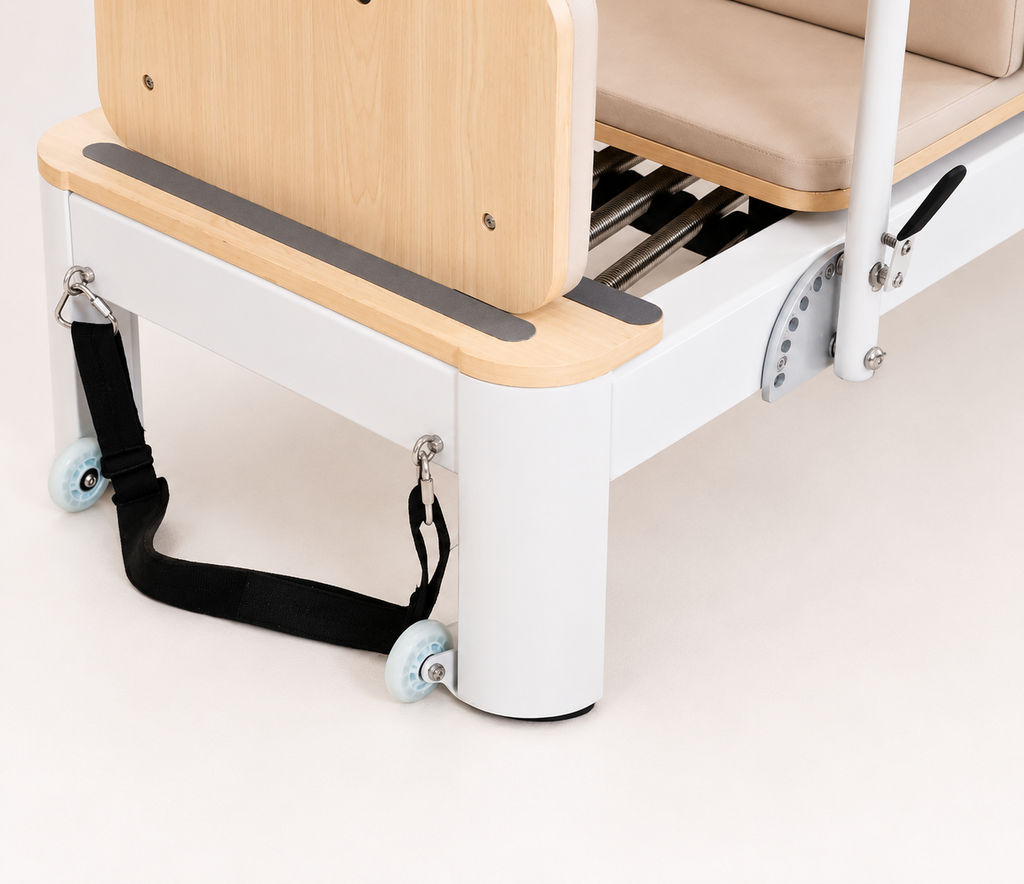 Reformer Pilates fixe en aluminium beige — Piloria Studio