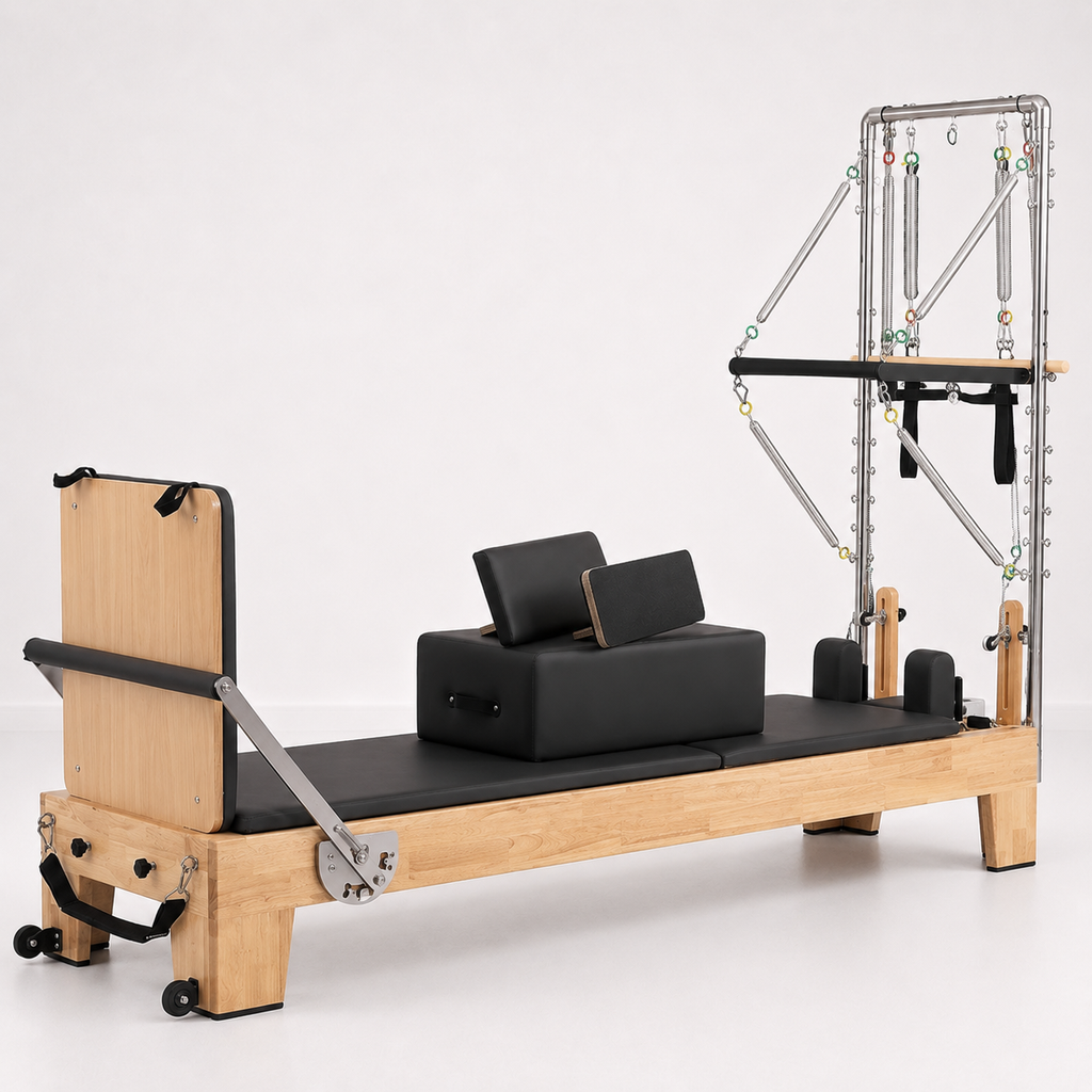 Reformer Pilates avec tour intégrée en chêne — Piloria Studio Tower