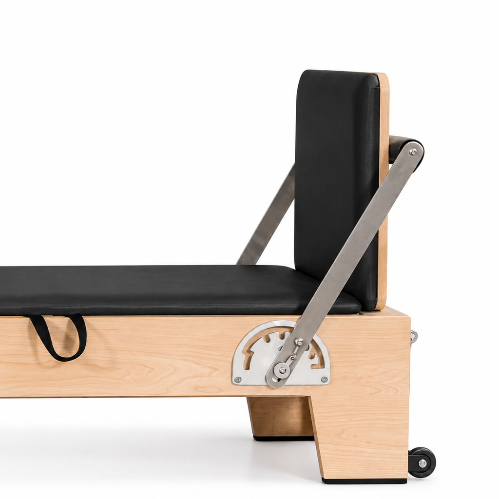 Reformer Pilates avec tour intégrée en chêne — Piloria Studio Tower