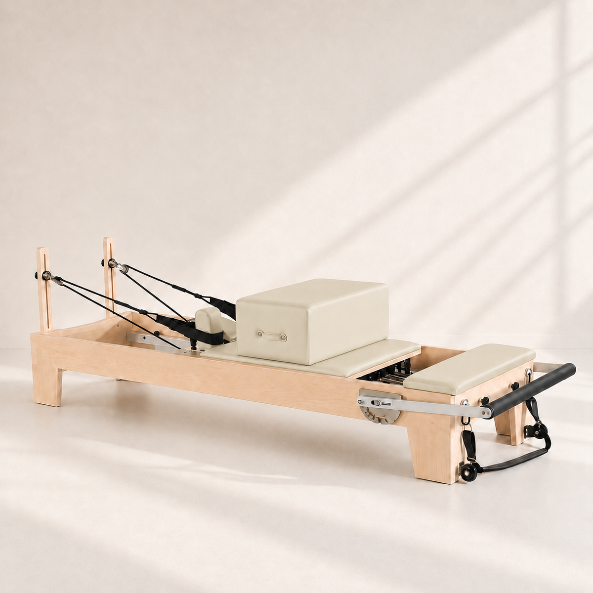 Reformer Pilates fixe en chêne beige — Piloria Classic