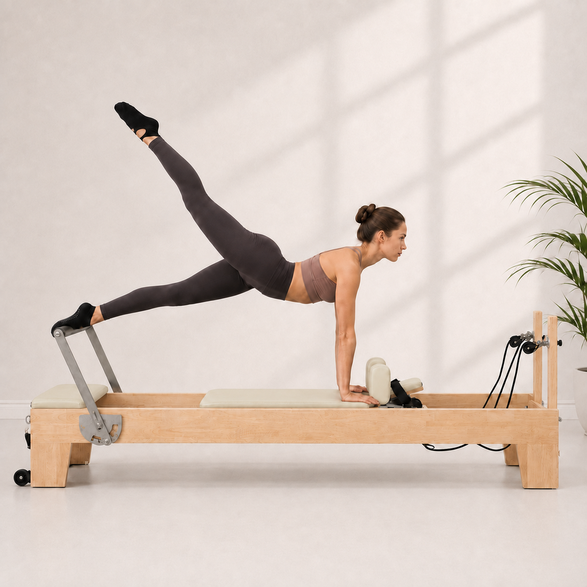Reformer Pilates fixe en chêne beige — Piloria Classic